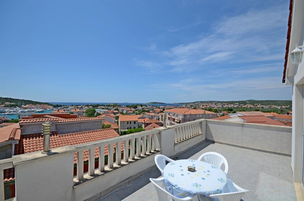 Apartments Branislav Rogoznica  Ngoại thất bức ảnh
